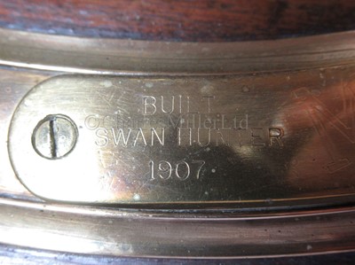Lot 187 - A BULKHEAD SHP'S CLOCK, BELIEVED TO BE FROM R.M.S. MAURETANIA (1906) AND PRESENTED 1950