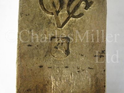 Lot 58 - † A DUTCH EAST INDIA COMPANY (V.O.C.) SILVER INGOT SALVAGED FROM THE ROOSWIJK CARGO, CIRCA 1739