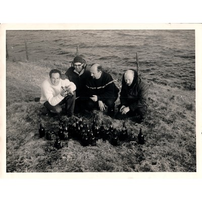 Lot 224 - A BOTTLE OF EXPORT WHISKY RECOVERED FROM THE S.S. POLITICIAN, WRECKED ISLE OF BARRA 1940, RECOVERED 1966