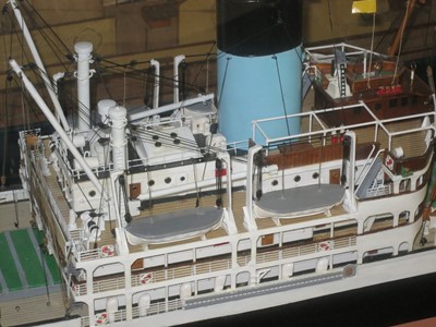 Lot 67 - A BUILDER'S-STYLE MODEL FOR THE ALFRED HOLT (BLUE FUNNEL) LINE PASSENGER-CARGO SHIP M.V. 'ANCHISES' [1947]