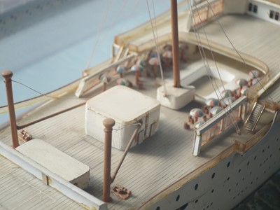 Lot 70 - A TRAVEL AGENT MODEL FOR THE ROYAL MAIL LINE PASSENGER CARGO LINER R.M.S. 'ANDES', CIRCA 1939