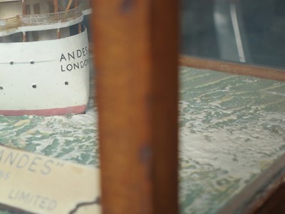 Lot 70 - A TRAVEL AGENT MODEL FOR THE ROYAL MAIL LINE PASSENGER CARGO LINER R.M.S. 'ANDES', CIRCA 1939