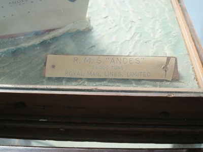 Lot 70 - A TRAVEL AGENT MODEL FOR THE ROYAL MAIL LINE PASSENGER CARGO LINER R.M.S. 'ANDES', CIRCA 1939