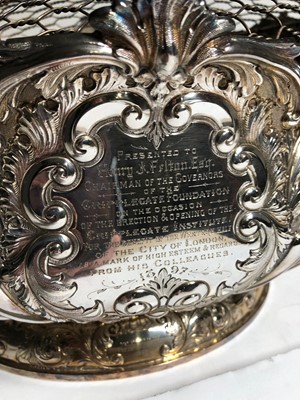 Lot 38 - A VICTORIAN SILVER ROSE BOWL PRESENTED TO THE WORSHIPFUL COMPANY OF SHIPWRIGHTS