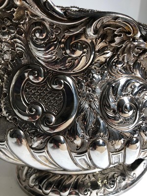 Lot 38 - A VICTORIAN SILVER ROSE BOWL PRESENTED TO THE WORSHIPFUL COMPANY OF SHIPWRIGHTS
