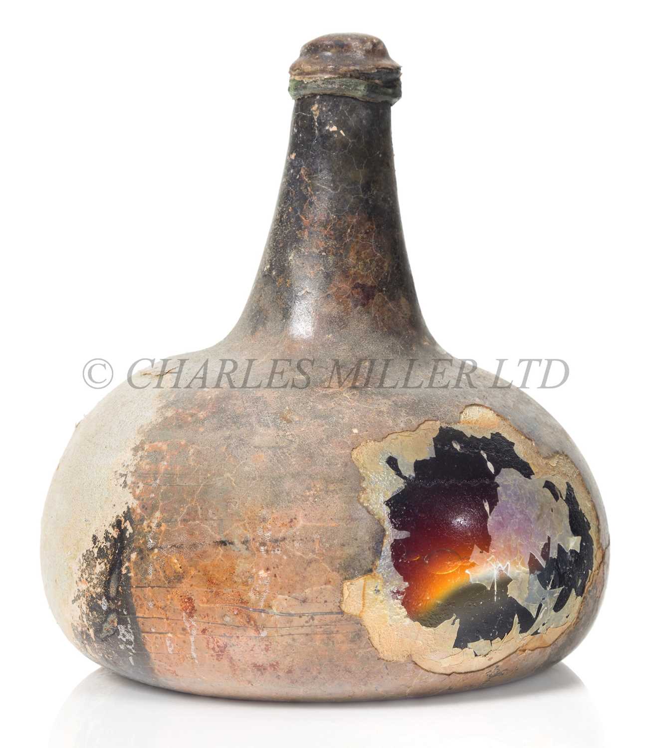 Lot 33 - A BOTTLE OF WINE FROM THE DUTCH EAST INDIAMAN 'VLIEGEND HERT', WRECKED IN THE SCHELDT ESTUARY, 1735