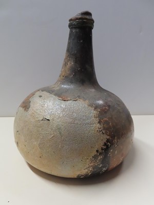 Lot 33 - A BOTTLE OF WINE FROM THE DUTCH EAST INDIAMAN 'VLIEGEND HERT', WRECKED IN THE SCHELDT ESTUARY, 1735