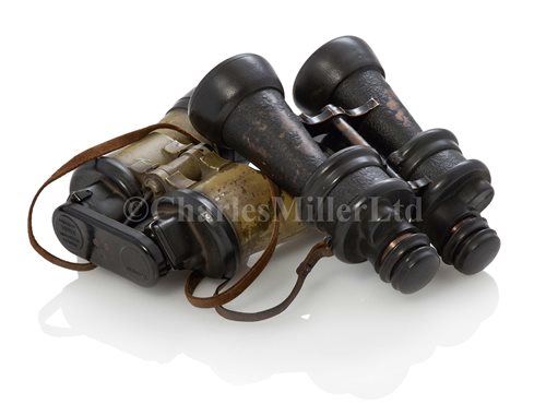 Lot 93 - A PAIR OF 7 X 50 KRIEGSMARINE U-BOAT...